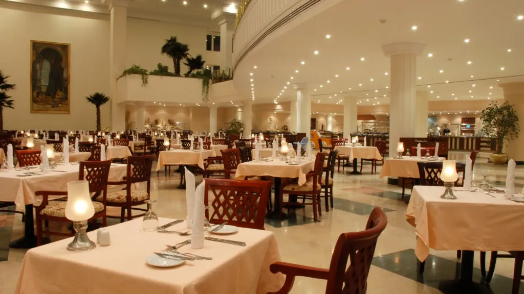 الفندق بيراميزا بيتش ريزورت - سهل حشيش